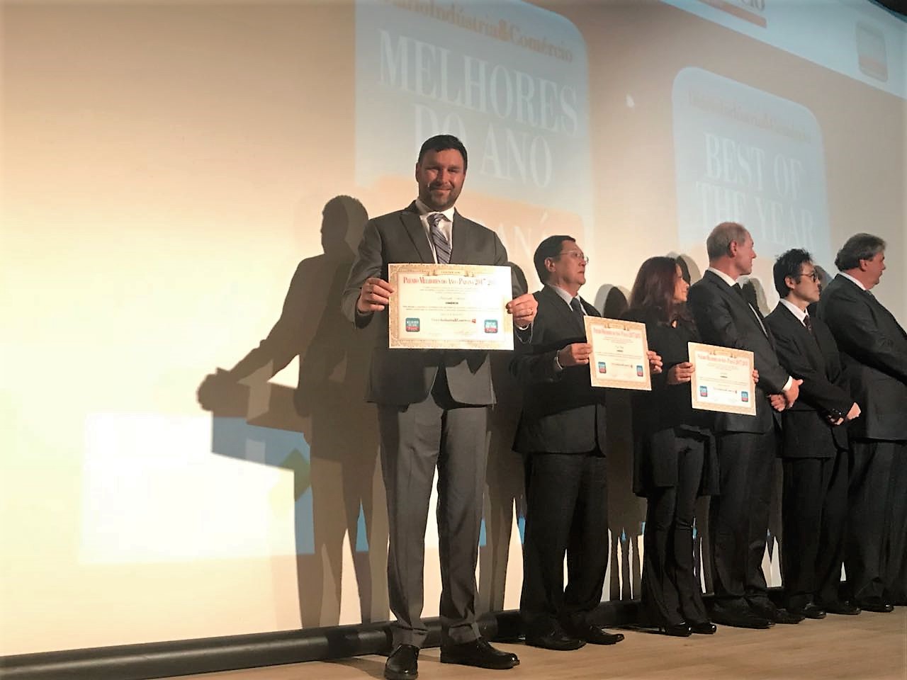 Foto 3 / Lojas MM recebe prêmio de Melhores do Ano 2017/2018